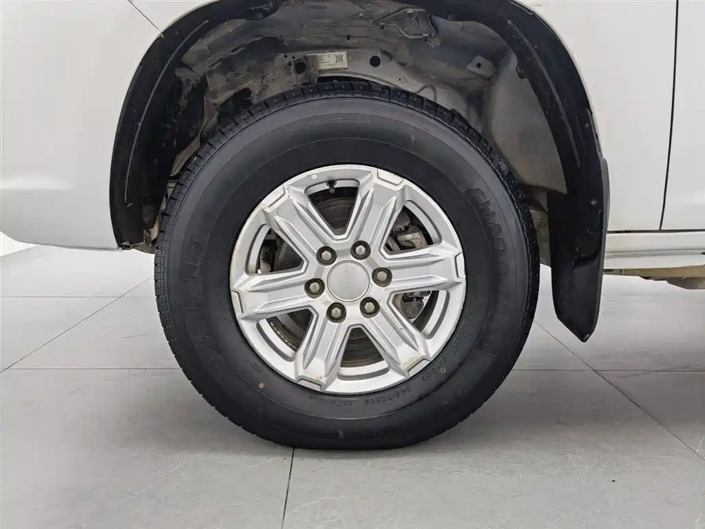 SAIC Maxus Maxus T70 2020 2.0T Gasoline Manual 2WD Elite Standard Bed High Chassis фото 17