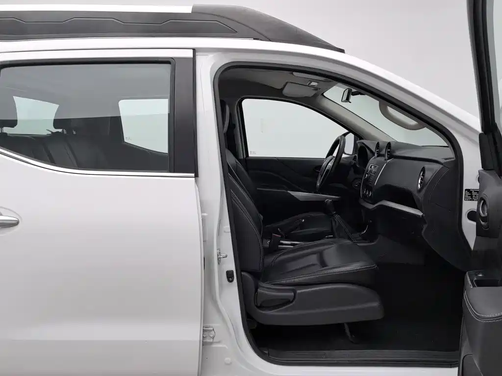 Dongfeng Palasso 2021 2021 1.8T Manual 2WD Elite Edition