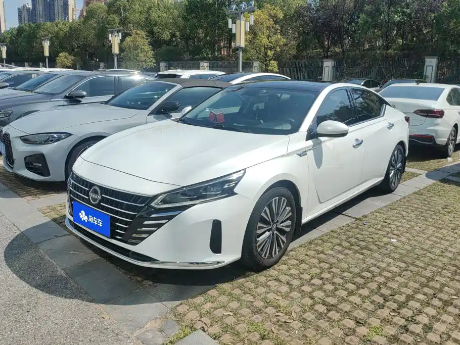Nissan TEANA