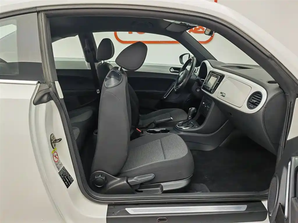 Volkswagen Beetle 2014 1.2TSI Fashion Edition фото 23