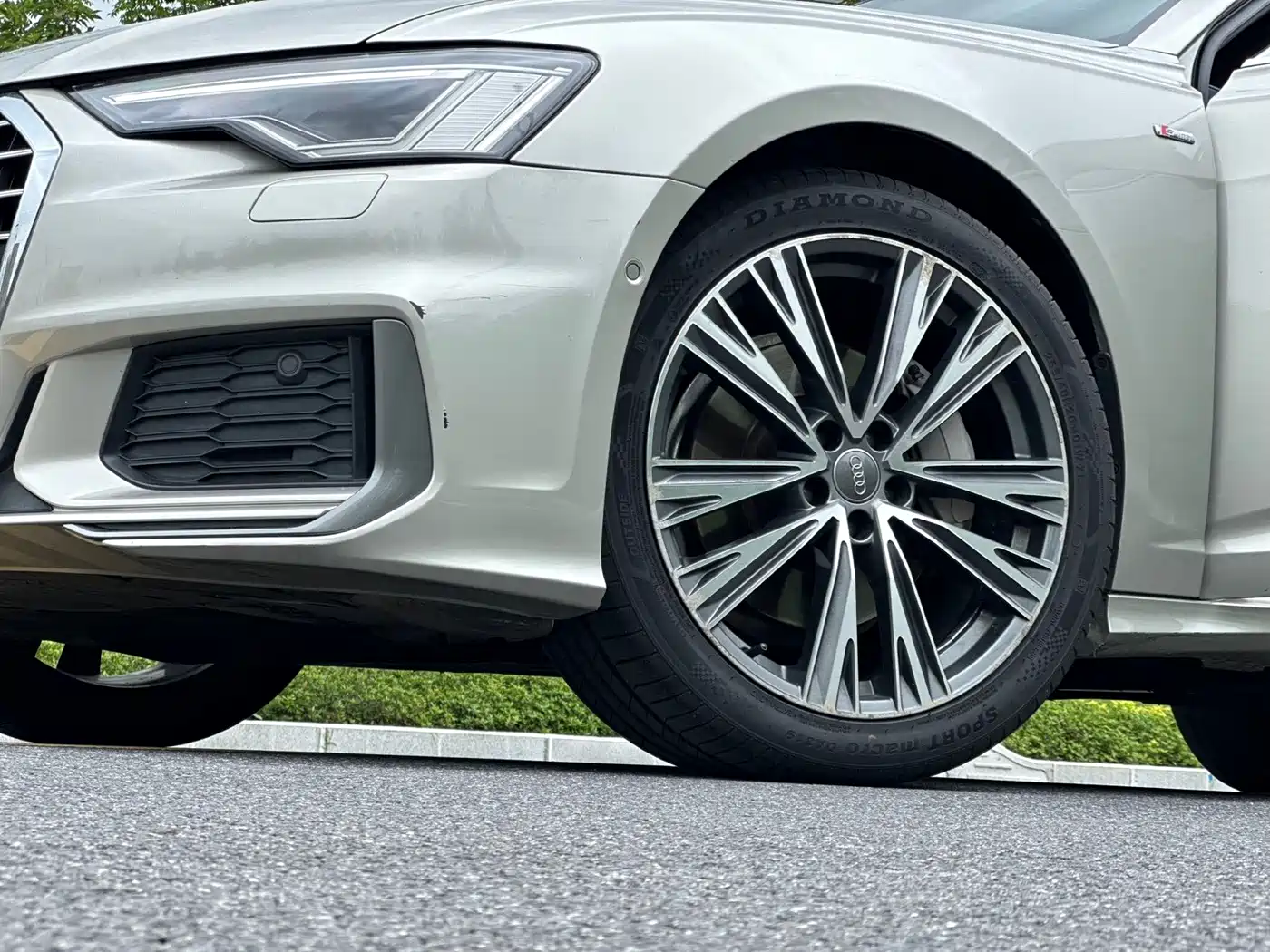 Фото 17 - Audi A6L