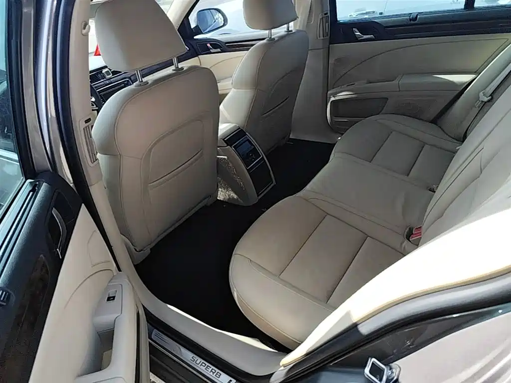 Škoda Superb 2013 1.8TSI Automatic Elegance Edition фото 17