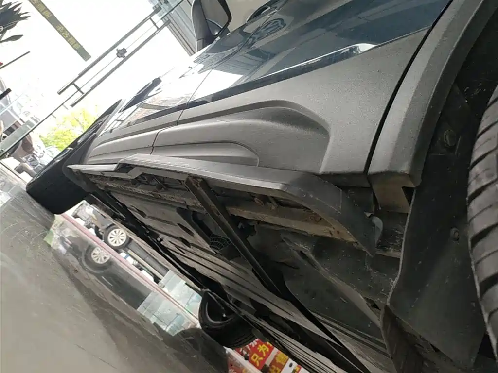 Lynk & Co 01 2017 2.0T 2WD Pro Shine Edition фото 22