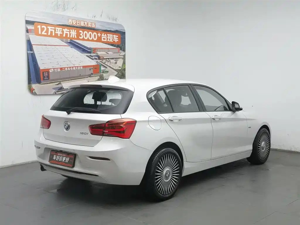 BMW 1 Series (Import) 2015 120i Sport Design Package фото 2