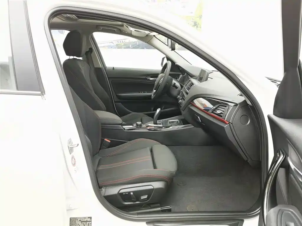 BMW 1 Series (Import) 2015 120i Sport Design Package фото 23