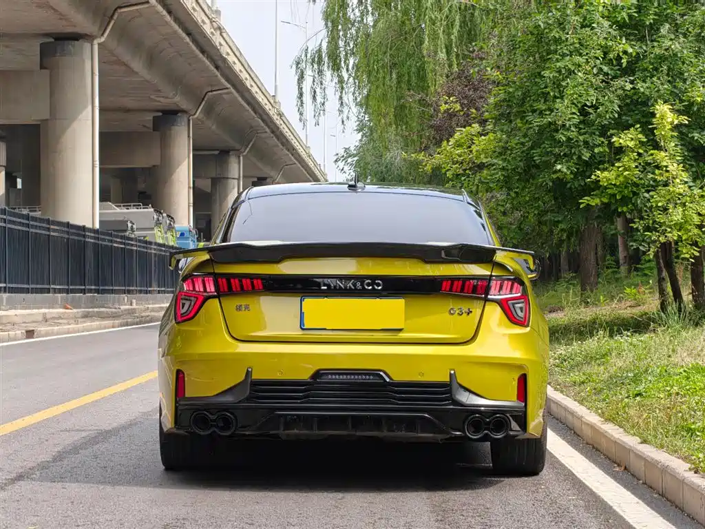 Lynk & Co 03 2021 03+ 2.0TD Auto Performance Package Edition фото 4