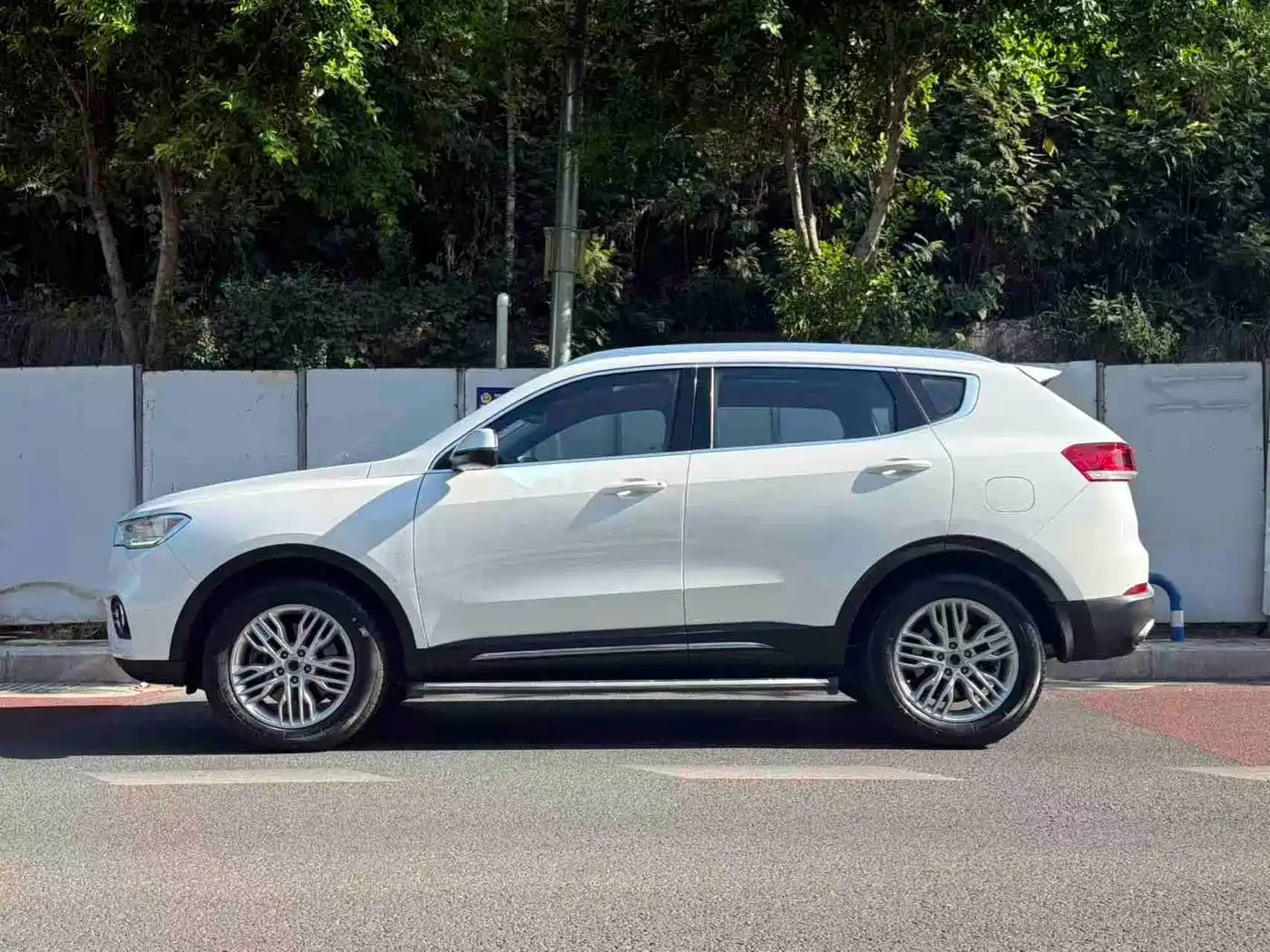 Photo 3 - Haval H6