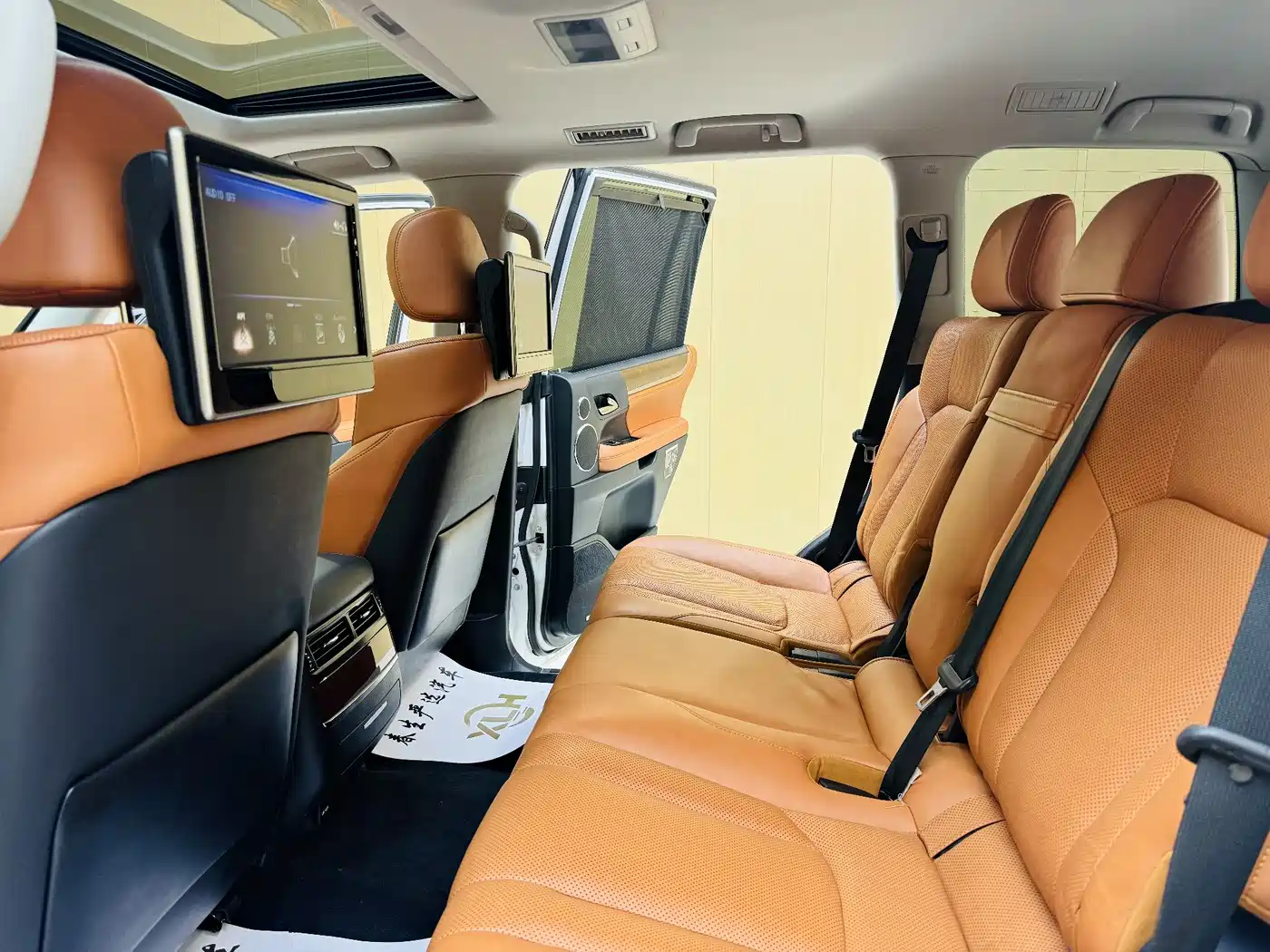 Lexus LX 2016 570 Dynamic Luxury Edition фото 8