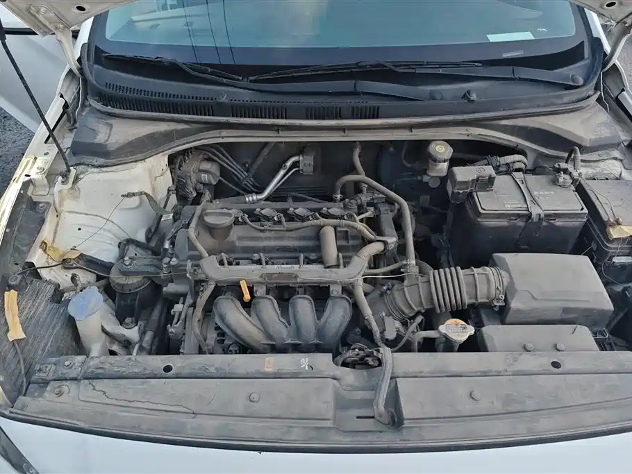 Hyundai Verna 2016 1.4L Manual Cool Edition GLS фото 10
