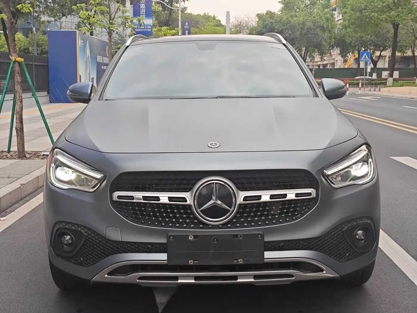 MERCEDES-BENZ GLA