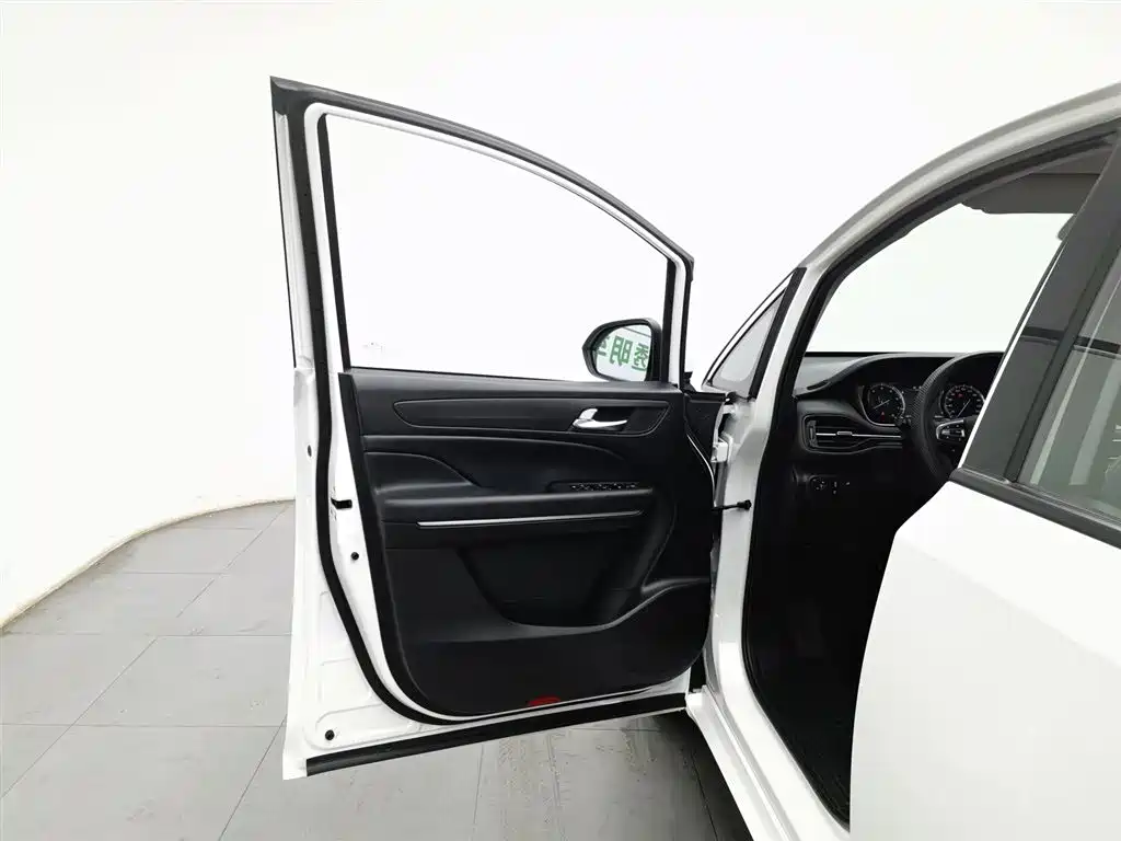 GAC Trumpchi Trumpchi M6 2021 270T DCT Luxury Edition (7-Seater) фото 8