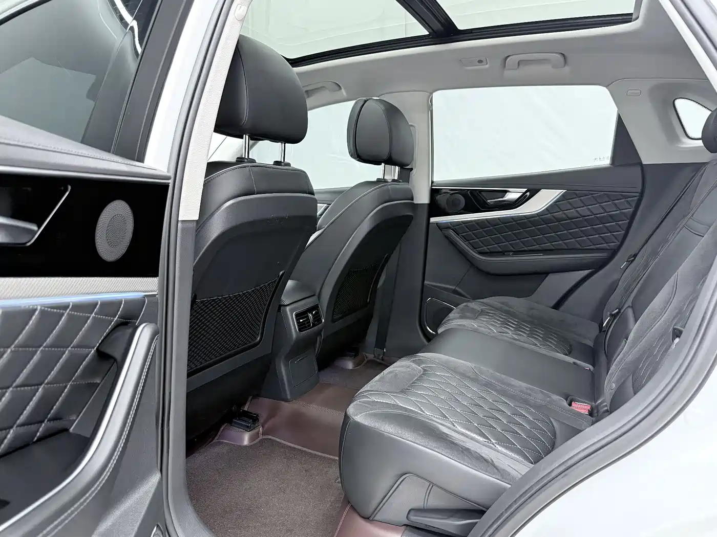 Hongqi HS5 2019 2.0T Smart Connect Enjoy Edition фото 5
