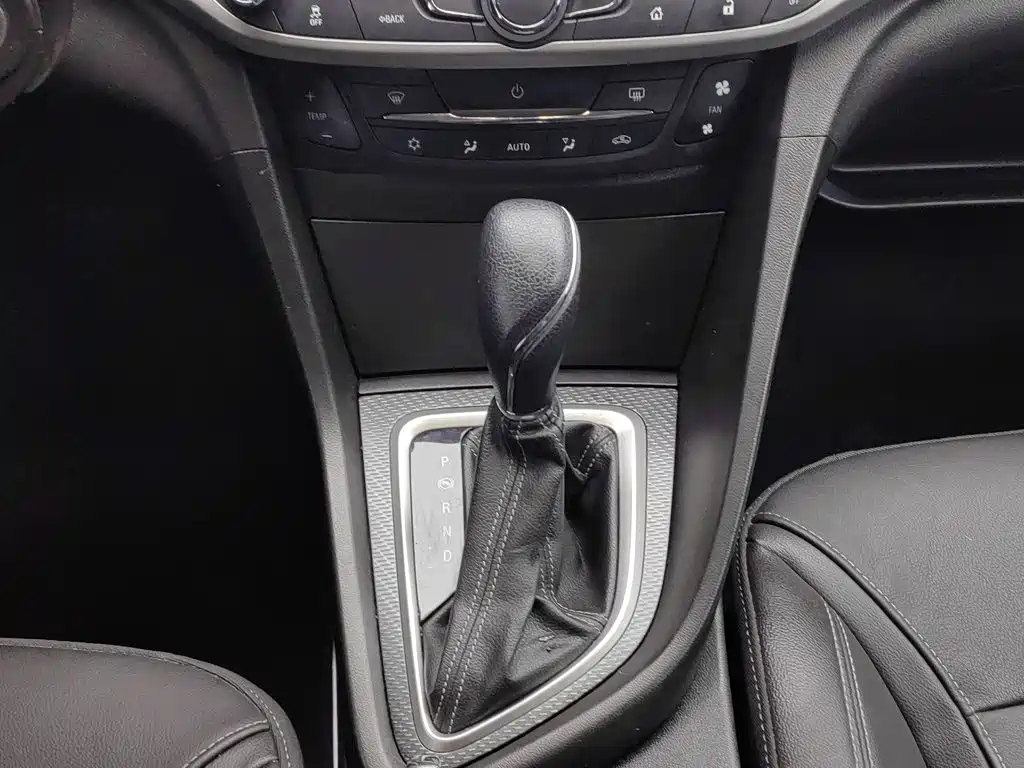 Photo 13 - Buick Excelle
