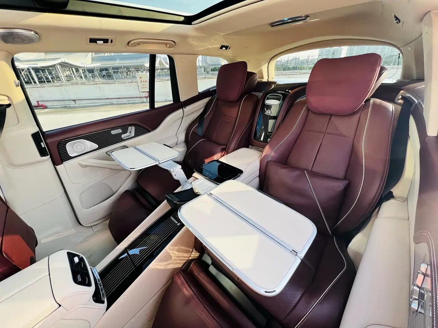 Mercedes-Benz GLS 2023 GLS 450 4MATIC Luxury Edition фото 10