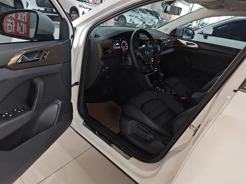 VOLKSWAGEN TUYUE