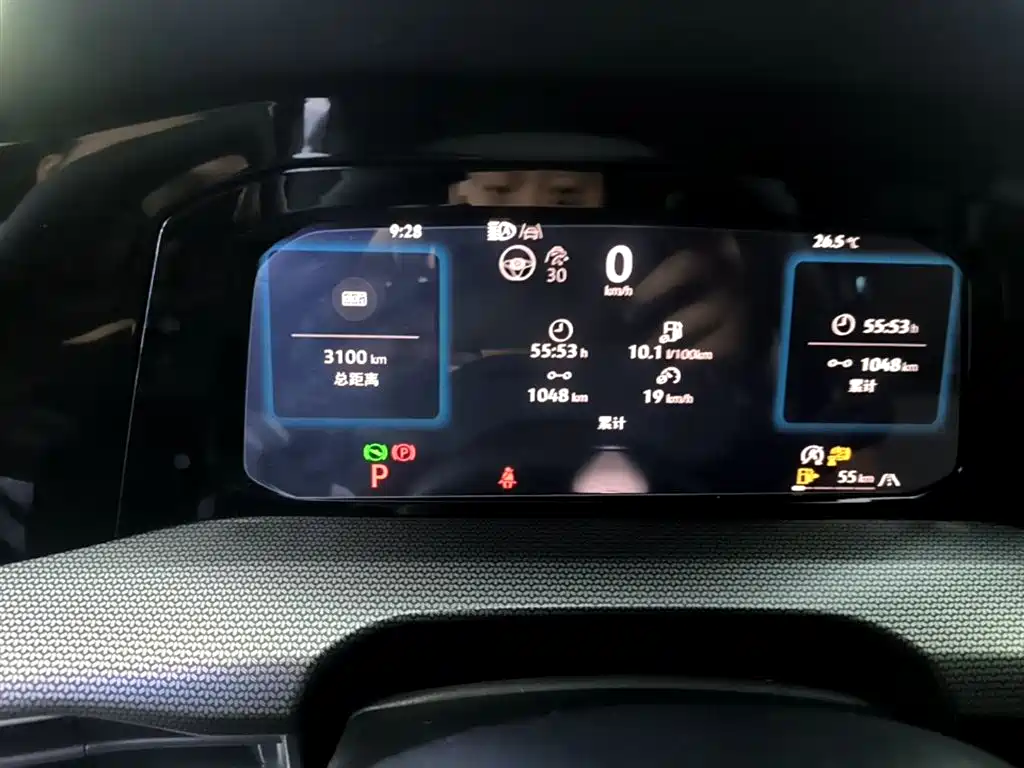 Volkswagen Golf 2025 300TSI R-Line фото 12