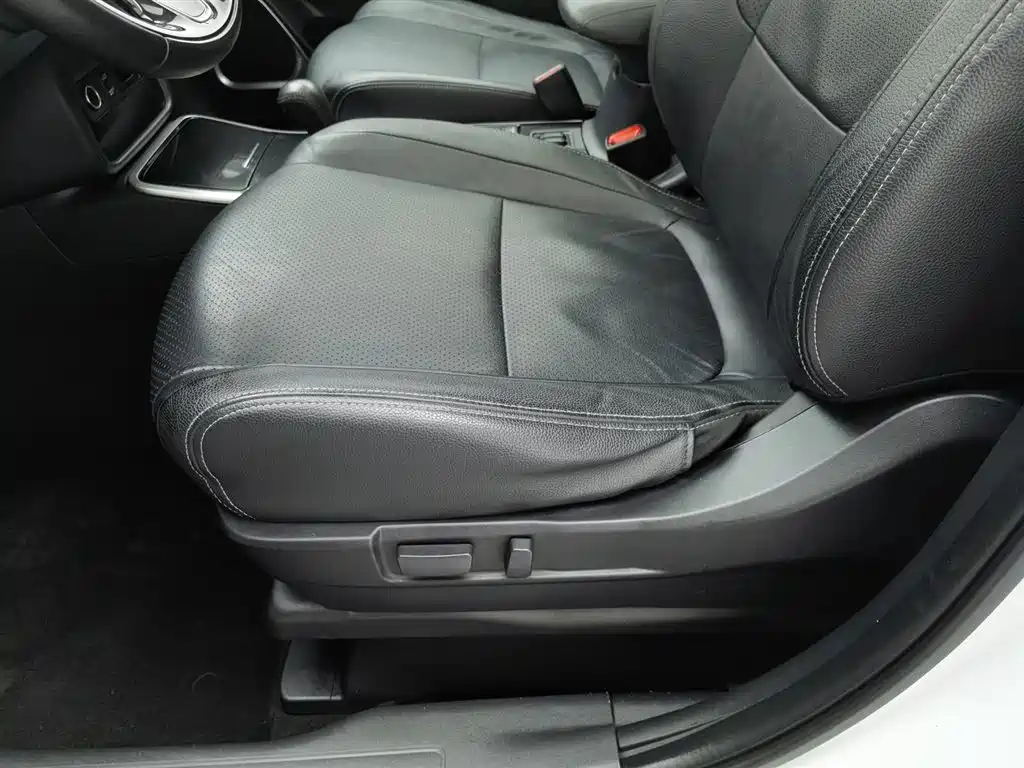 Mitsubishi Outlander 2018 2.4L 4WD Luxury Edition 7-seater фото 20