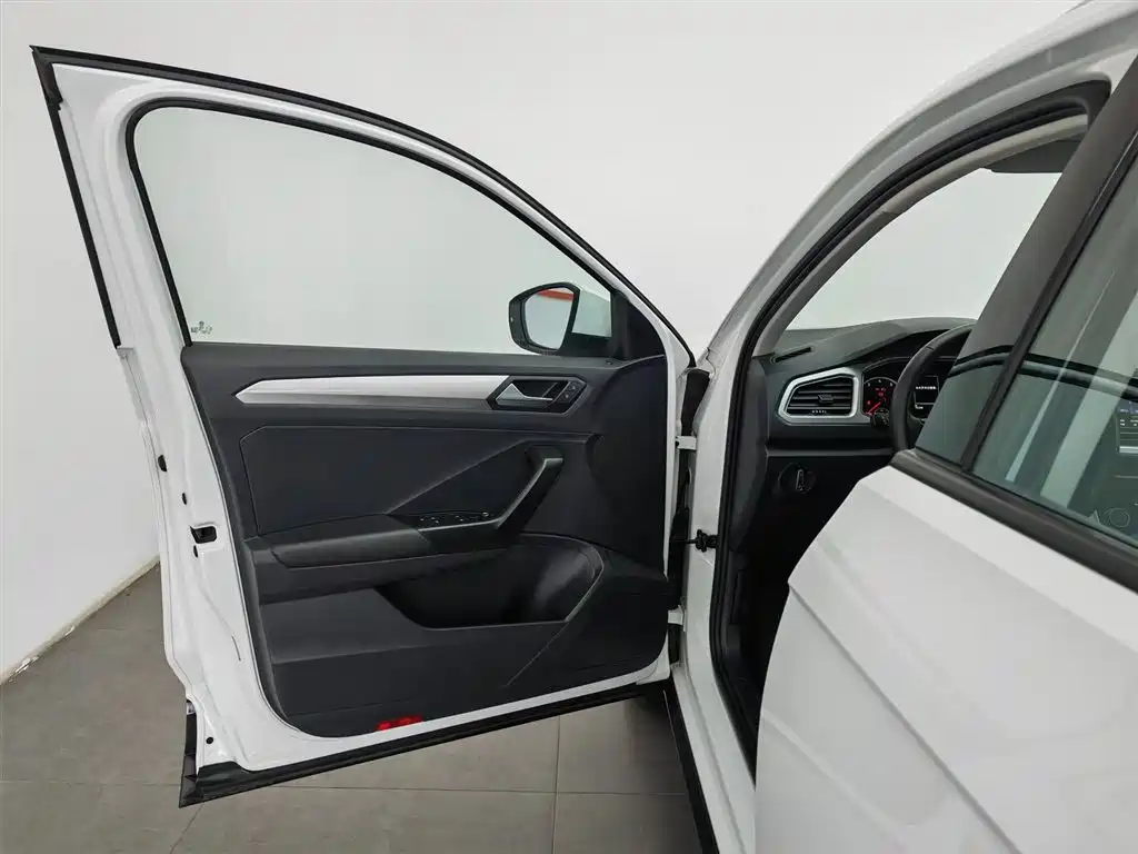 Volkswagen T-ROC 2020 280TSI DSG FWD Elite фото 8