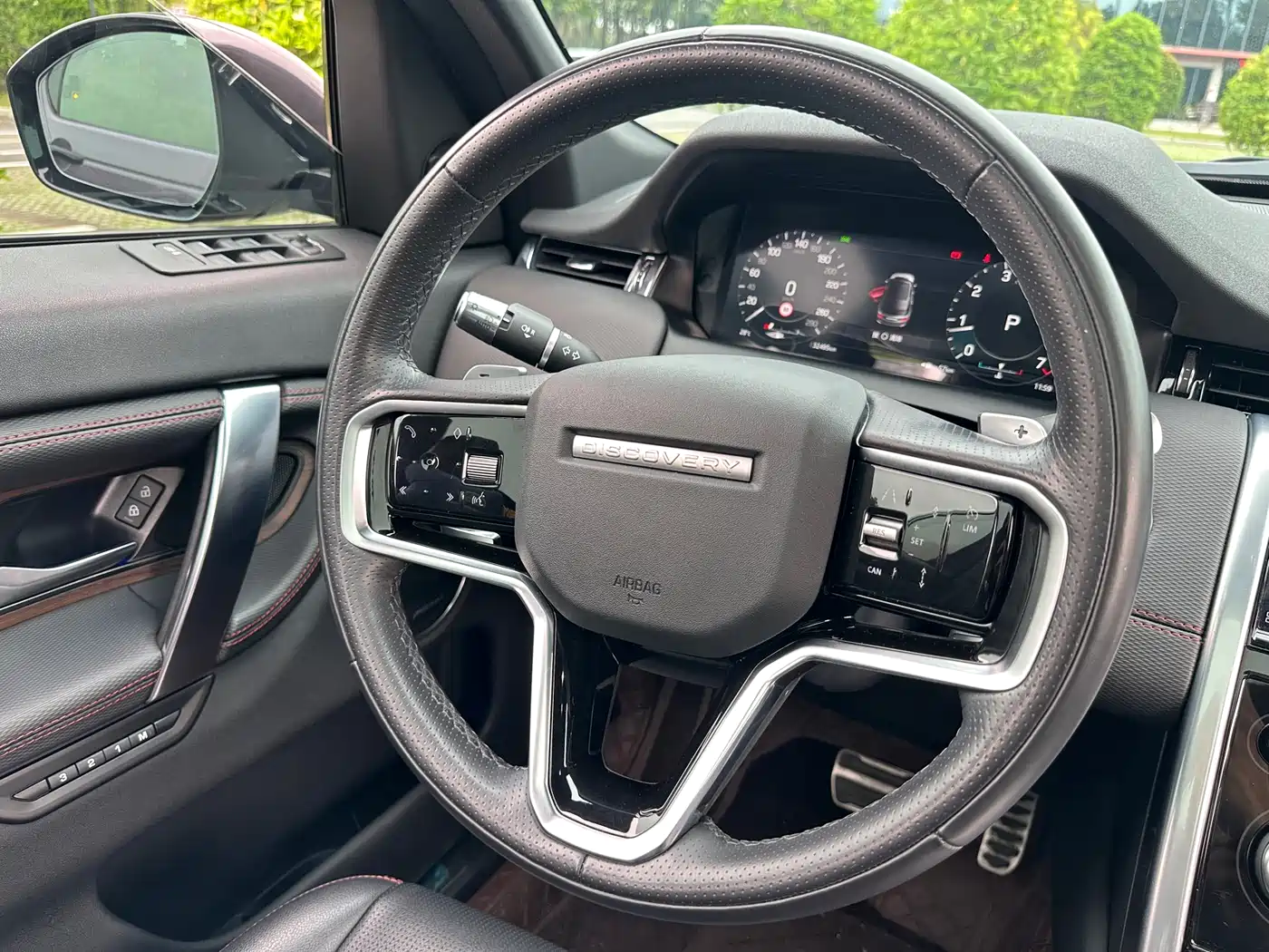 Land Rover Discovery Sport 2022 Model Year Second Facelift 249PS R-Dynamic SE Performance Technology Edition 5-seater фото 15