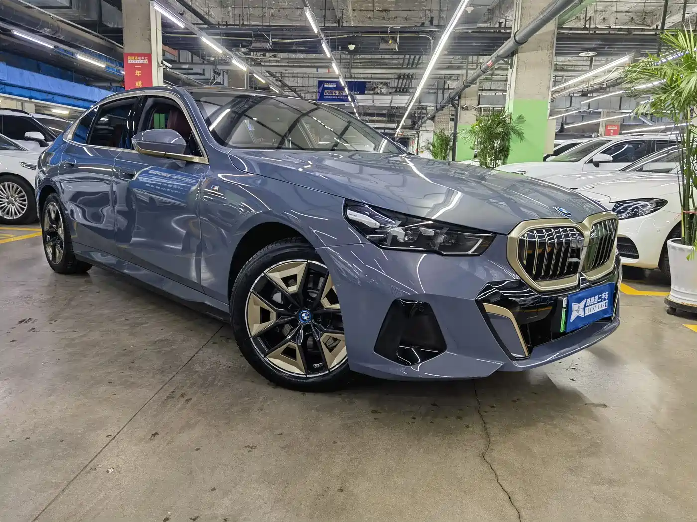 BMW I5