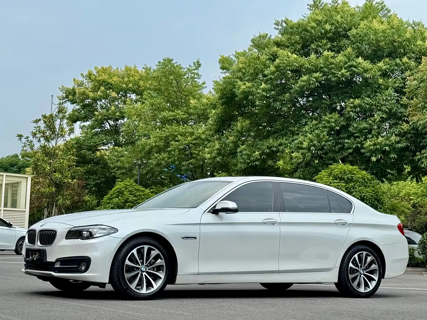BMW 5 Series 2017 525Li Leading Edition