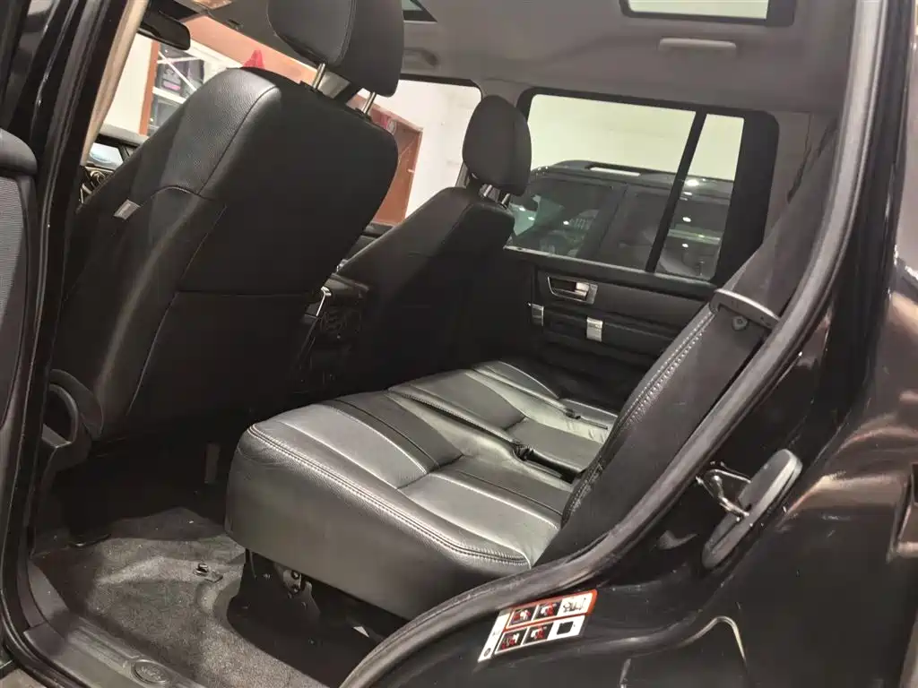Land Rover Discovery 2015 3.0 SC V6 SE фото 10