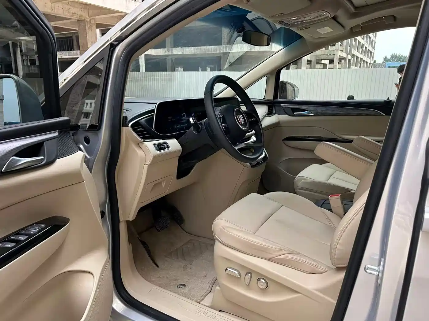 Buick GL8 New Energy 2025 Landprestige First Edition 7-Seater фото 4