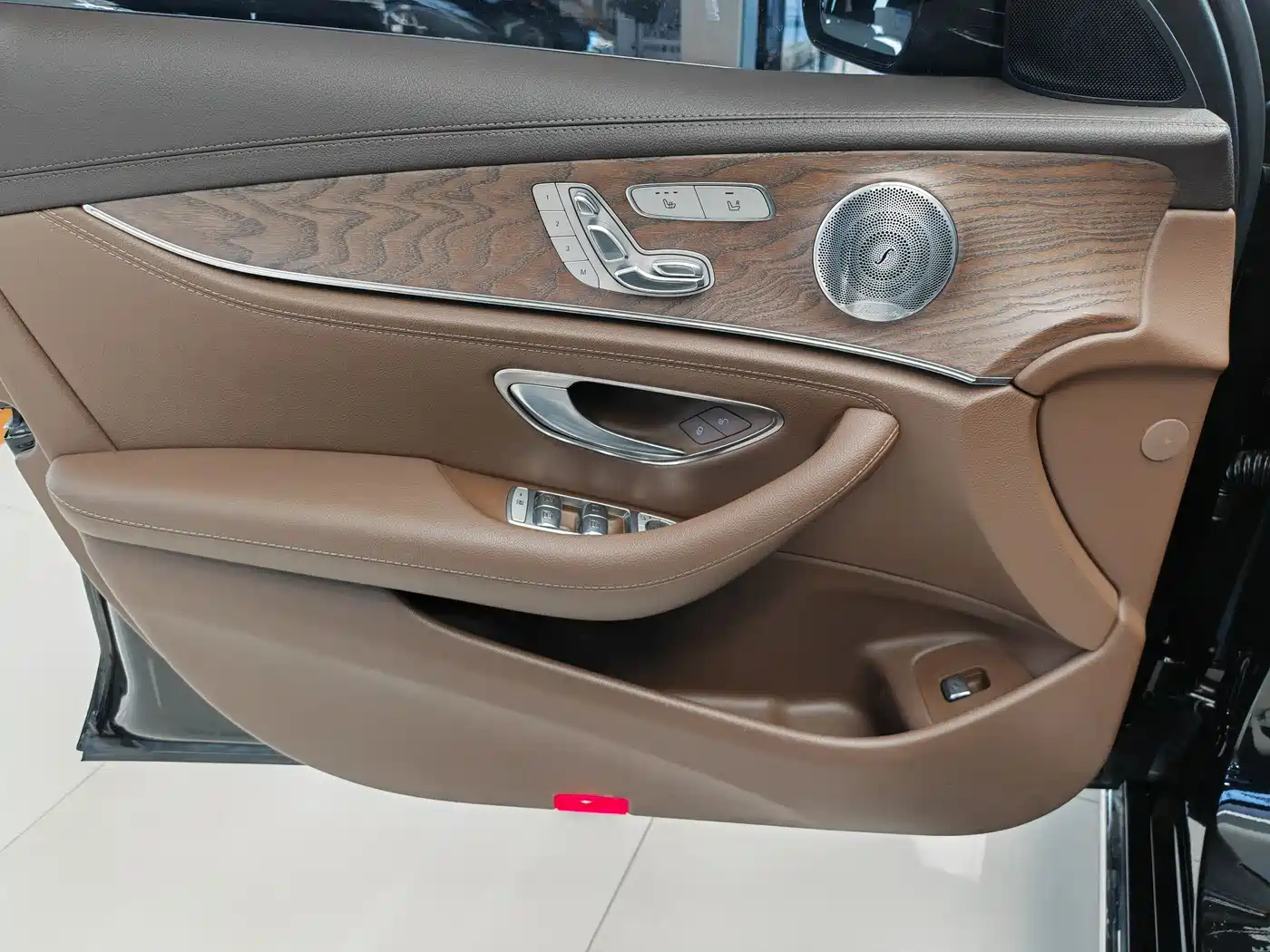 Mercedes-Benz E-Class 2020 Facelift E 300 L Exclusive фото 15