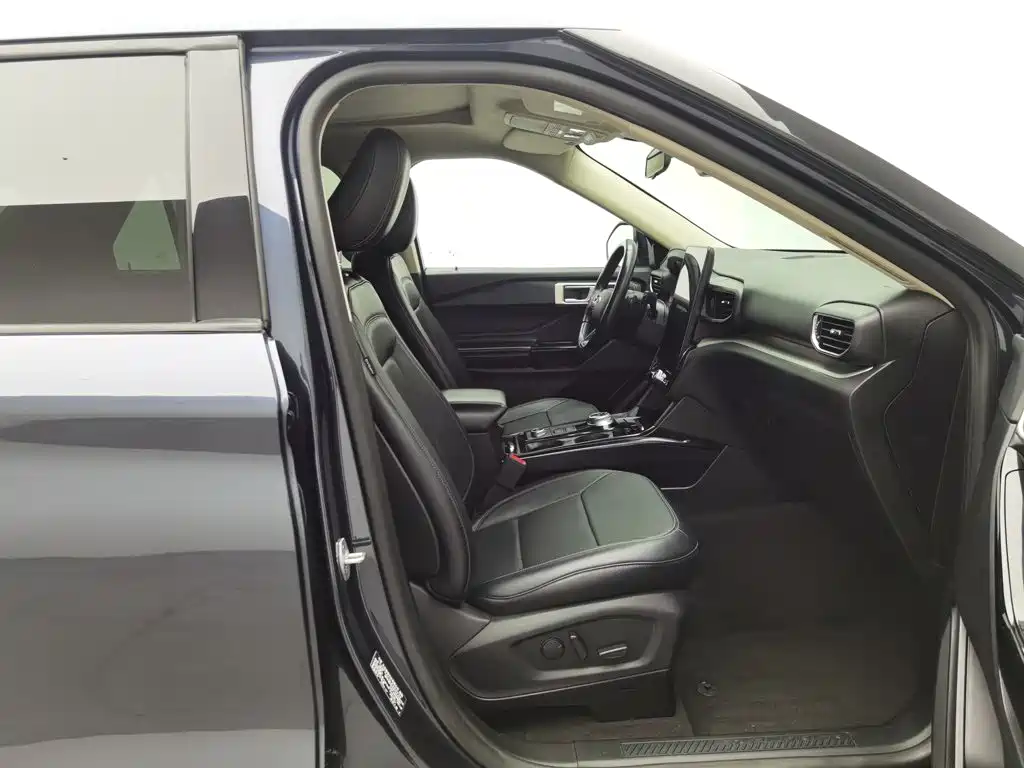 Фото 23 - Ford Explorer