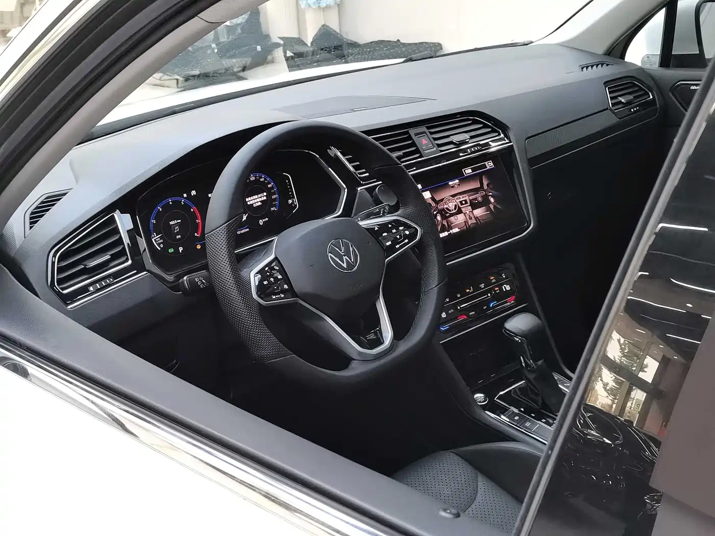 Volkswagen Tiguan L 2019 380TSI Auto 4WD Smart Luxury Edition China VI фото 10