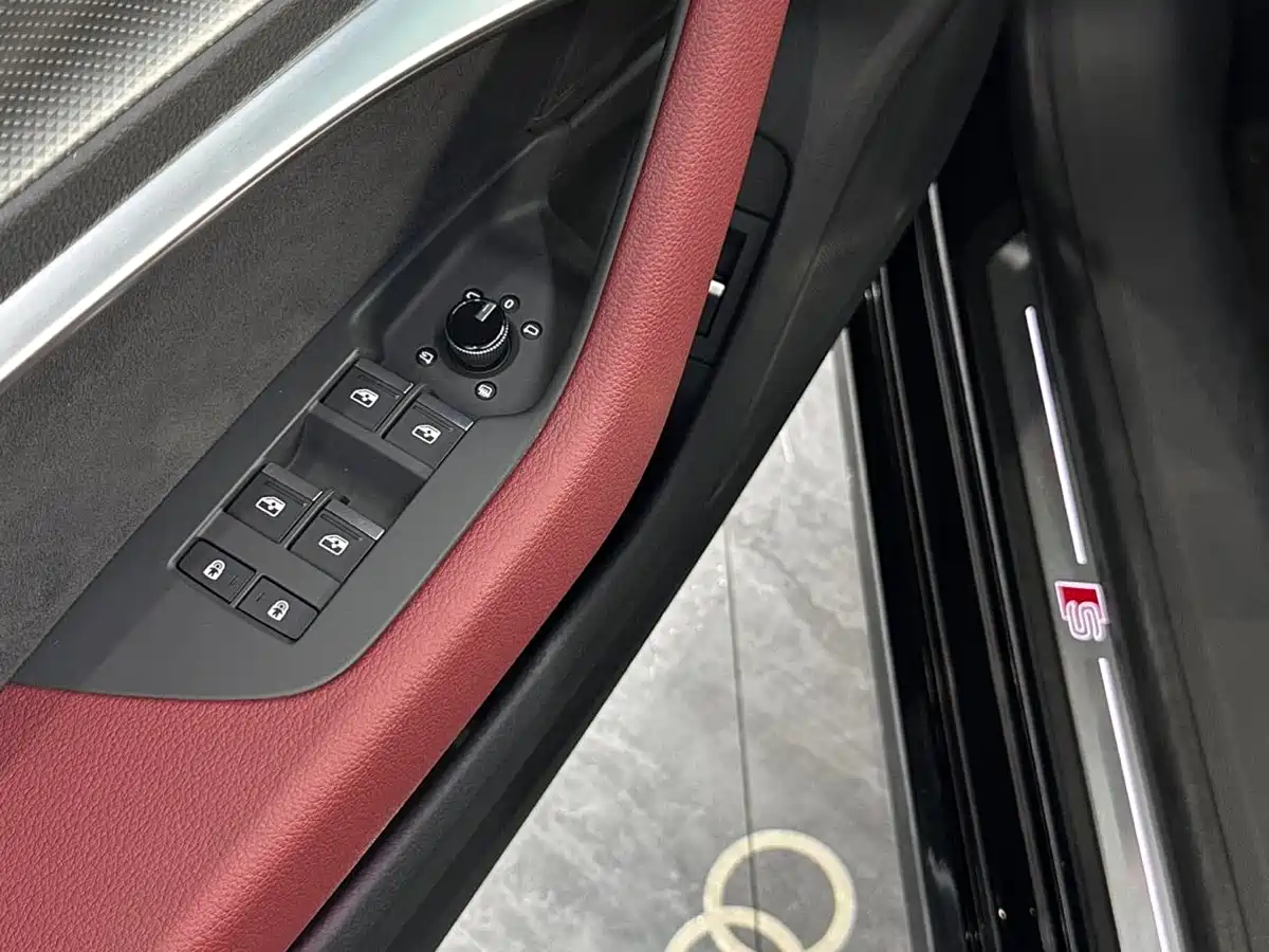 Audi A7L 2024 45 TFSI quattro S-line Black Warrior Edition фото 8