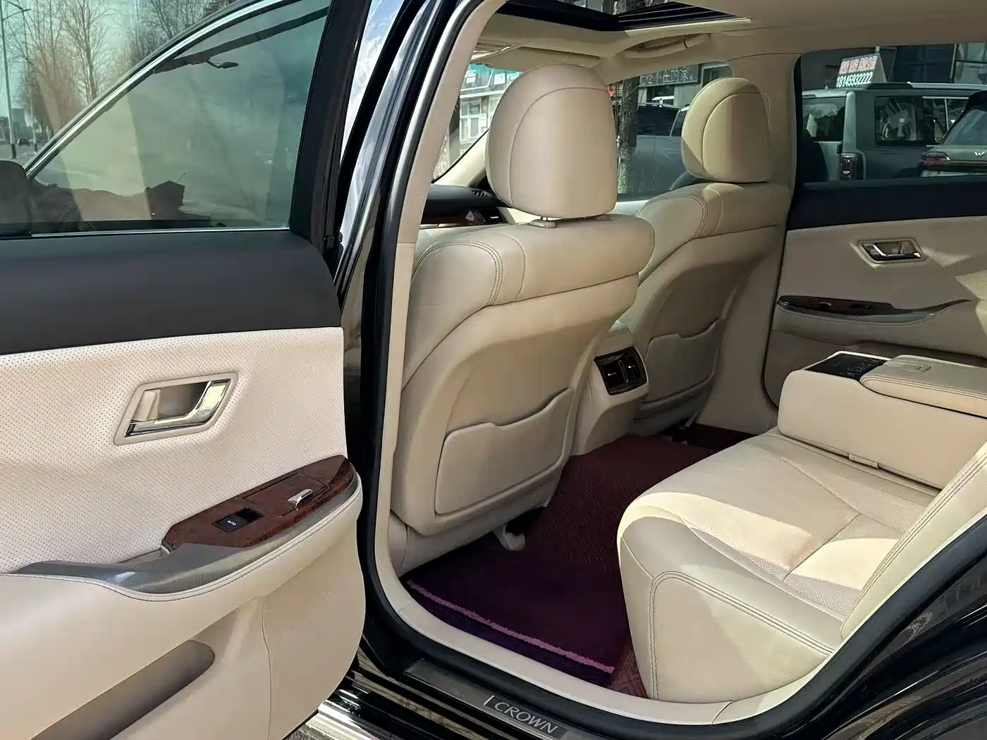 Toyota Crown 2012 2.5L Royal Leather Edition фото 14