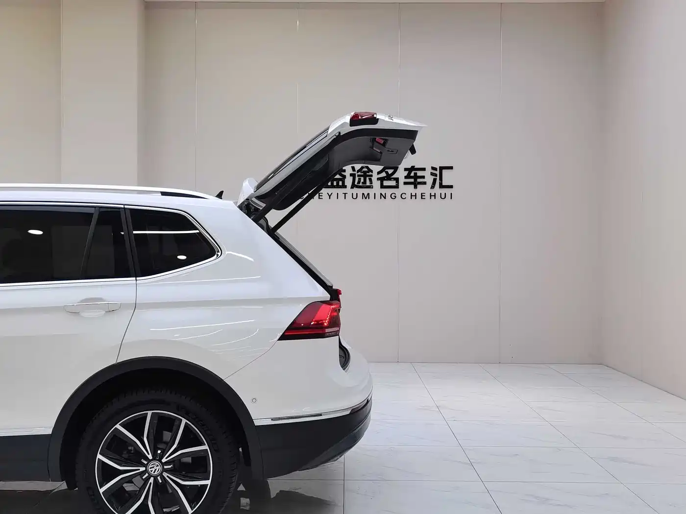 Volkswagen Tiguan L 2019 380TSI Auto 4WD Smart Luxury Edition China VI фото 23
