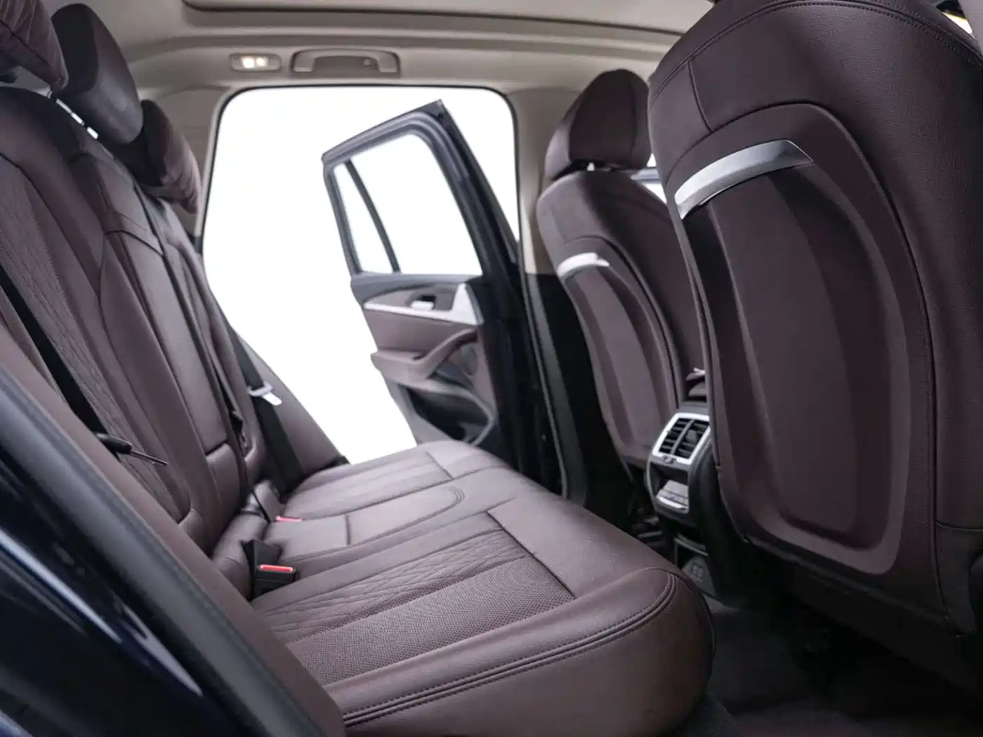 BMW iX3 2022 Facelift Leading Model фото 25