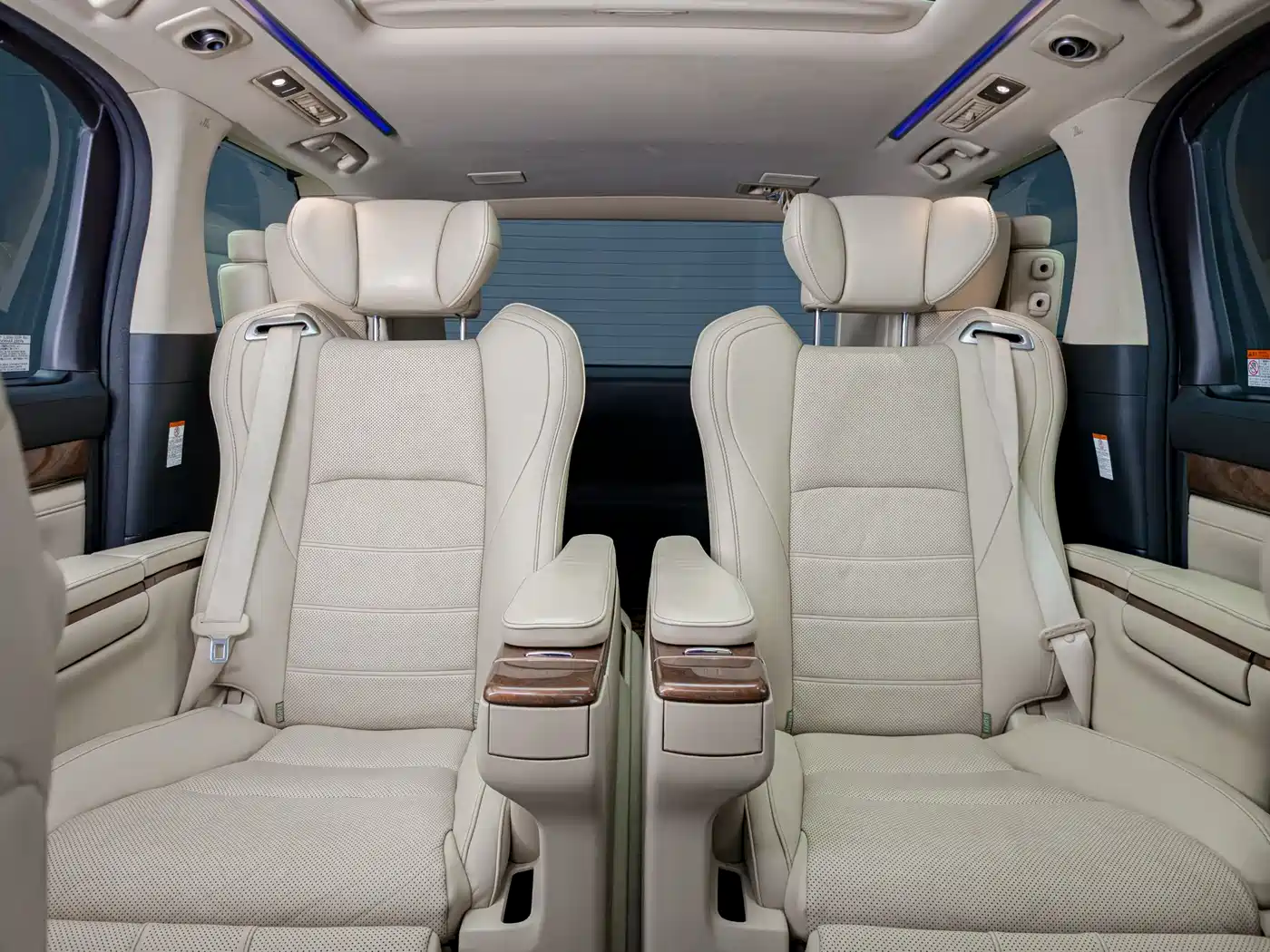 Toyota Alphard 2018 3.5L Premium фото 14