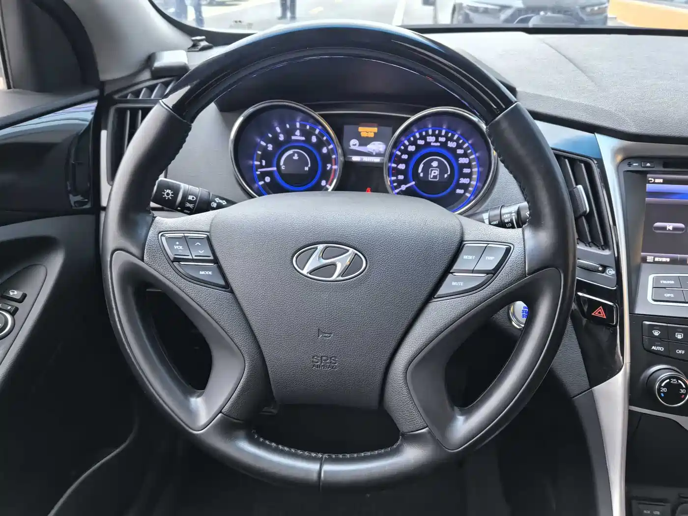 Hyundai Sonata 2014 2.4L Automatic Leading Edition China IV фото 12