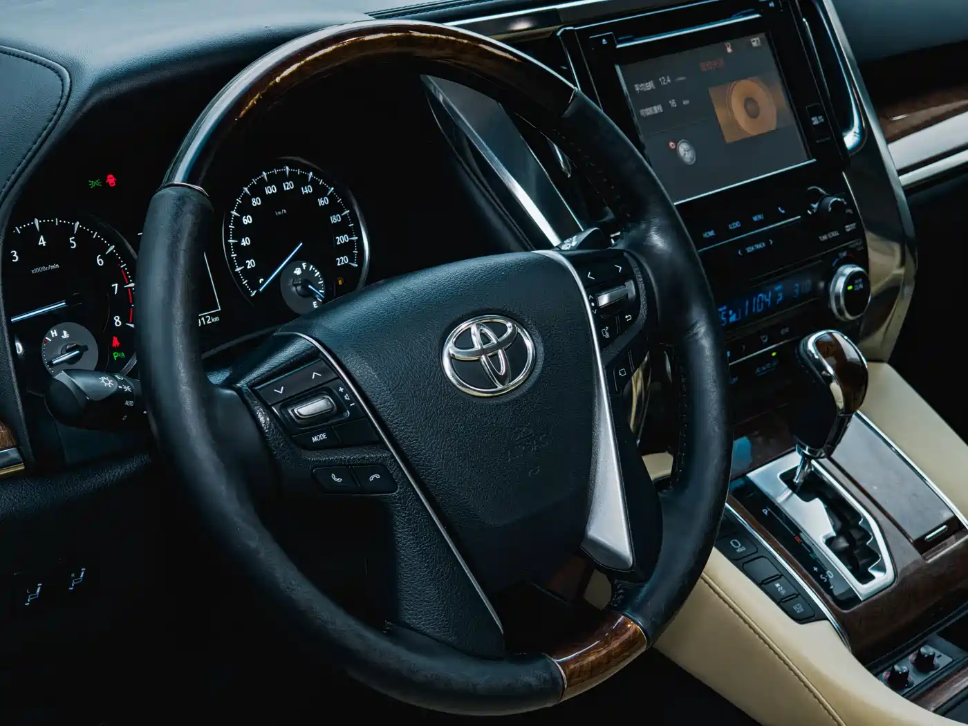 Toyota Alphard 2018 3.5L Premium фото 8