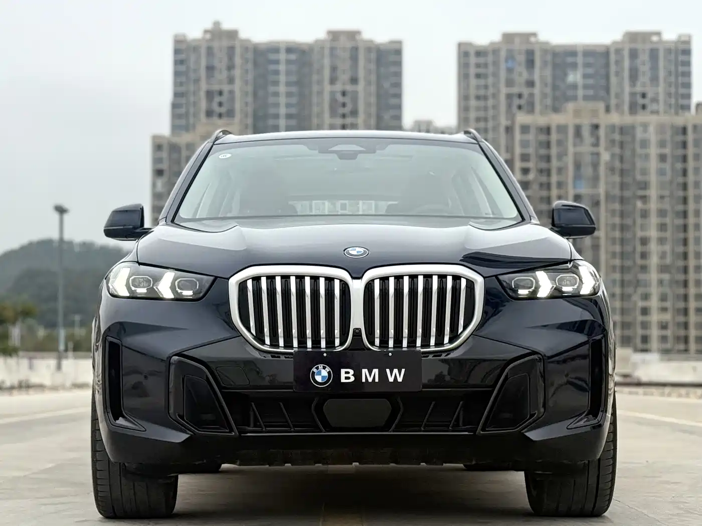 BMW X5 2025 Model xDrive 30Li Exclusive M Sport Blackout Package фото 2