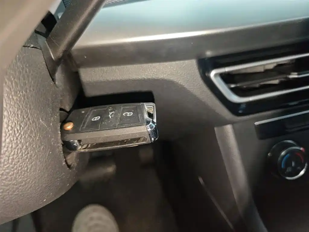Volkswagen Lavida 2023 Facelift 1.5L Auto Comfort Edition фото 9