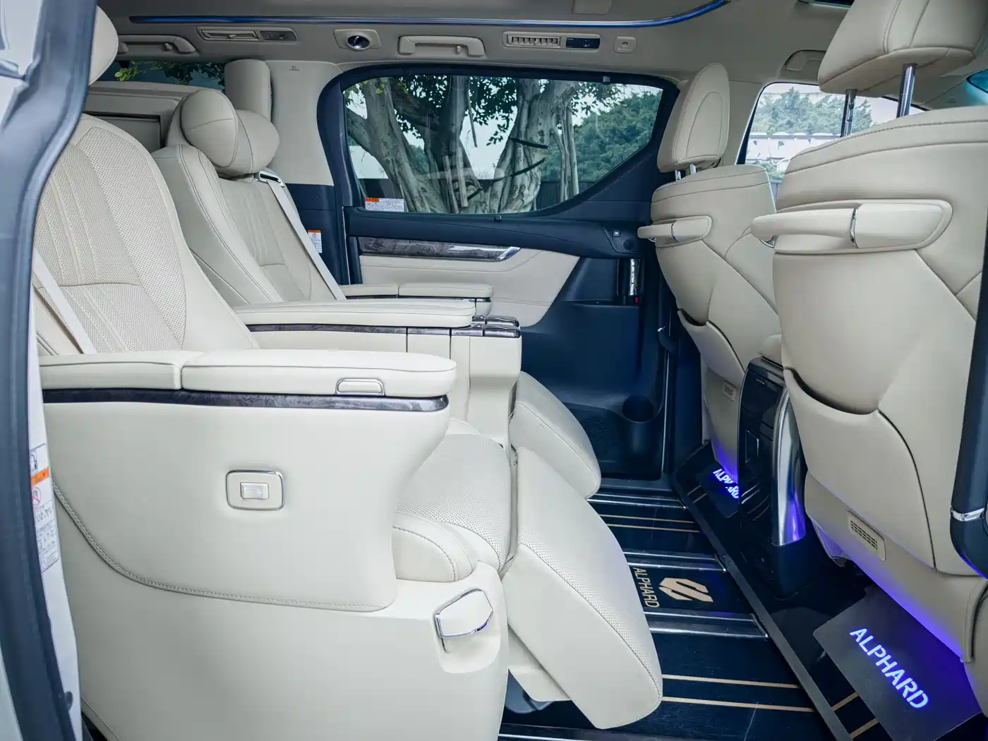 Toyota Alphard 2018 Facelift 3.5L Premium Edition фото 12