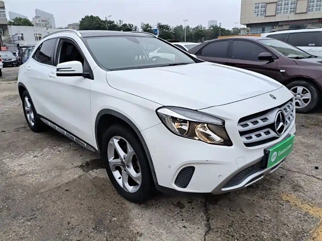 Mercedes-Benz GLA 2017 GLA 200 Dynamic фото 4
