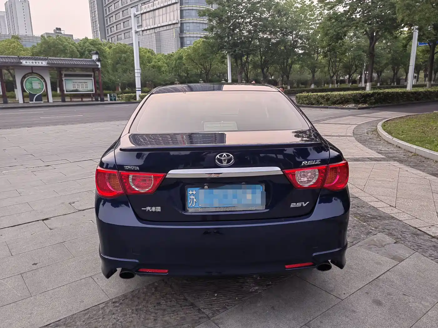Toyota Reiz 2012 2.5V Grace Elite Styling Edition фото 3