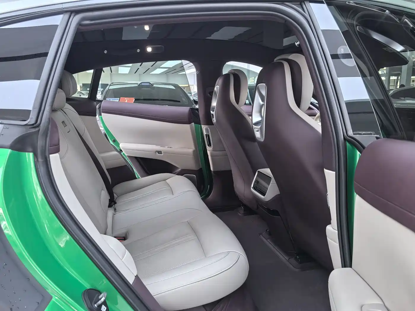 Xiaomi Auto Xiaomi YU7 2025 Extended Range RWD Edition фото 8