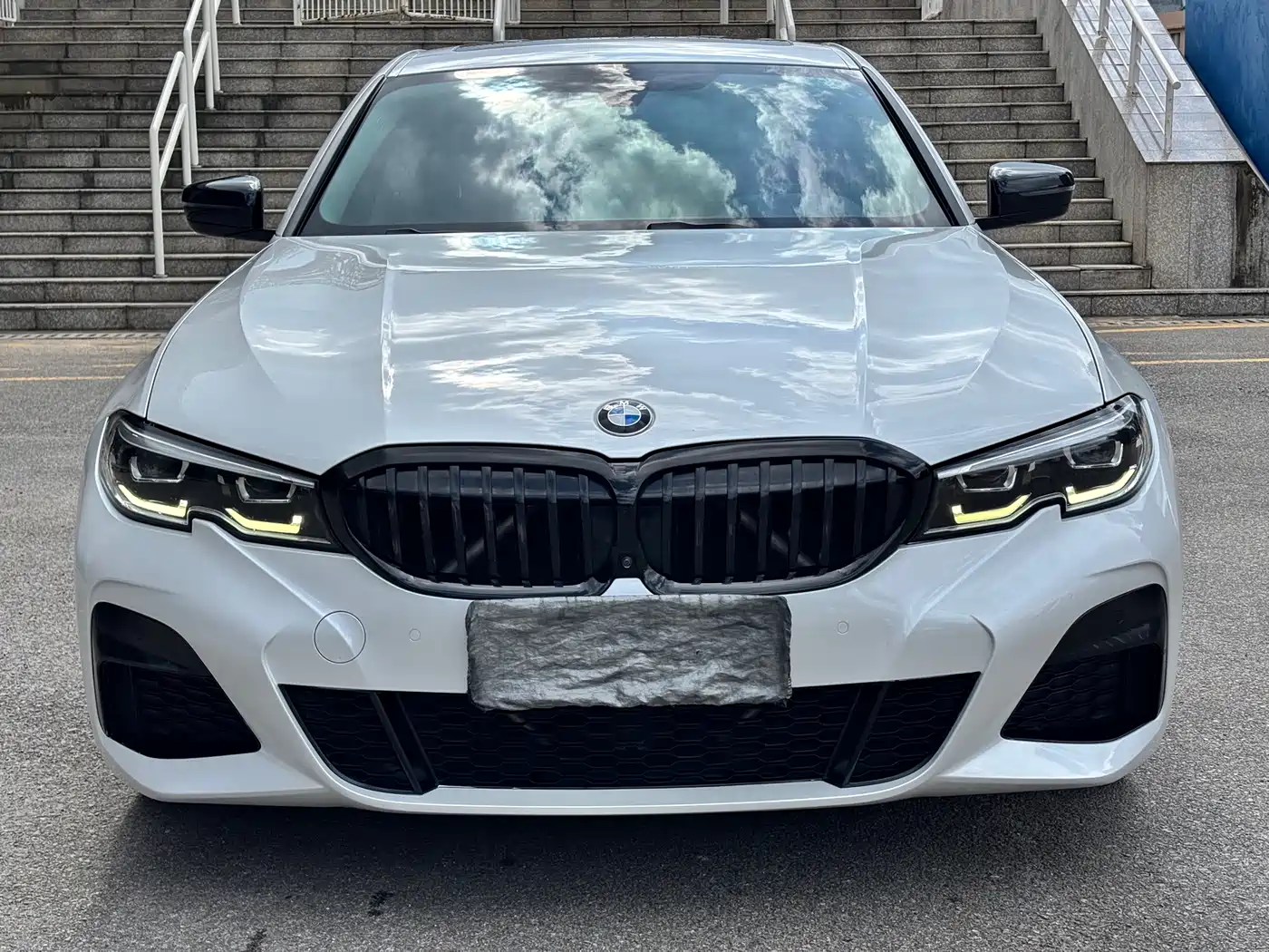 BMW 3 Series 2020 325Li M Sport Black Night Package фото 2