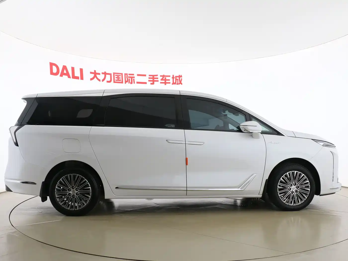 Buick GL8 New Energy 2024 Landglory Smart Enjoy Edition 7-Seater фото 14