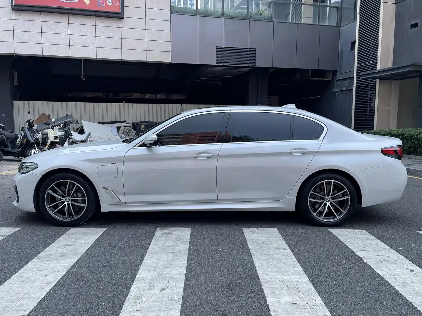 BMW 5 SERIES NEW ENERGY