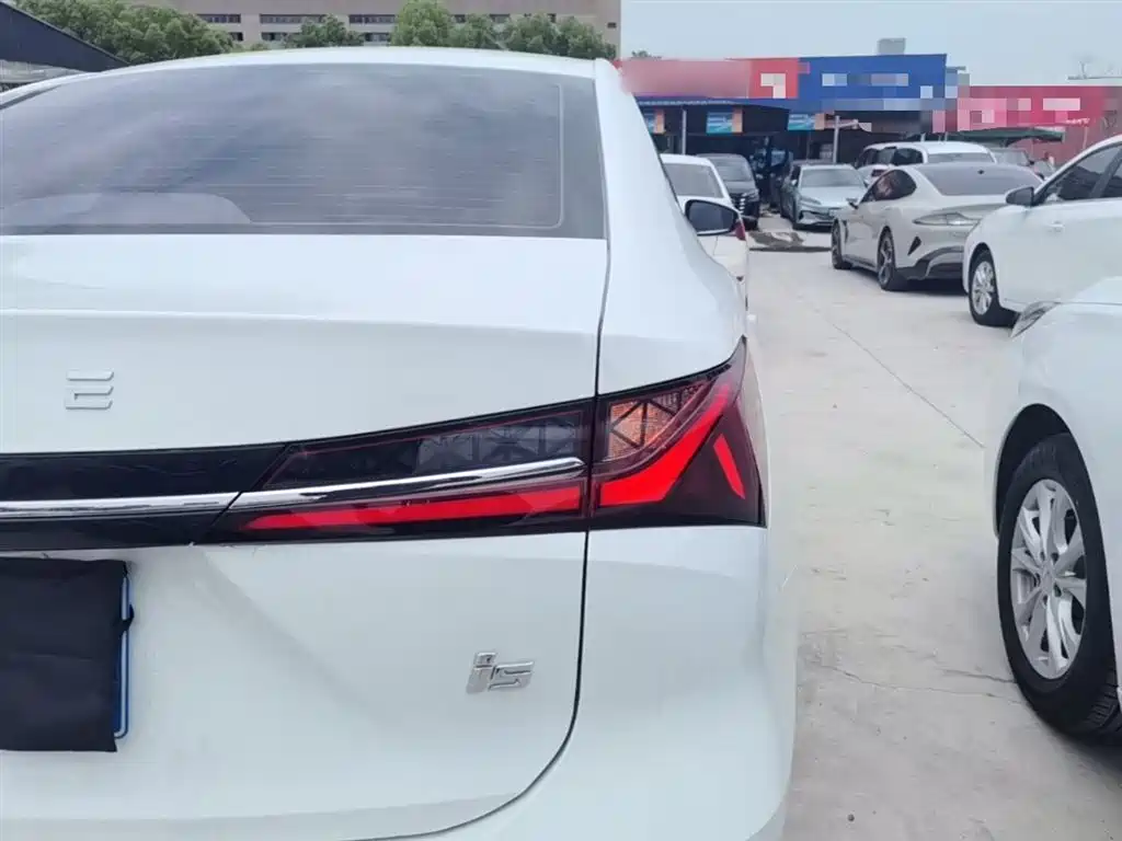 Roewe i5 2026 2026 1.5L CVT Luxury