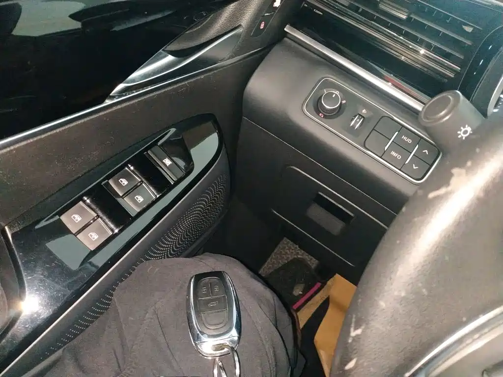 SAIC Maxus Maxus D60 2021 2019 Model 1.5T Auto Comfort Edition 7-Seater