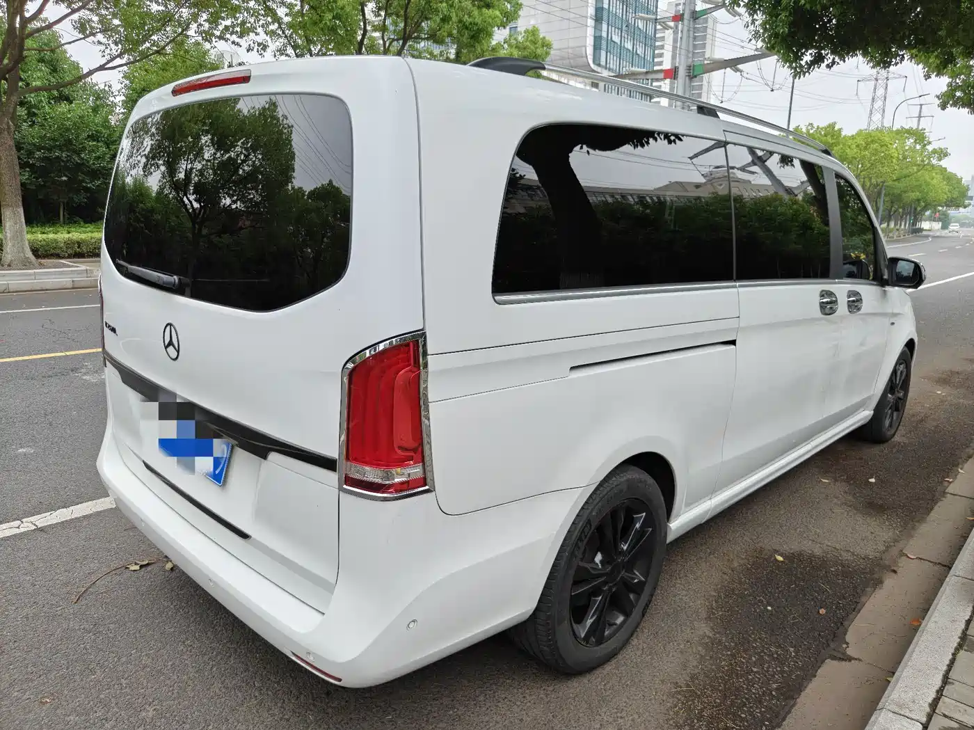 Mercedes-Benz V-Class 2016 V 260 L Premium Long фото 9