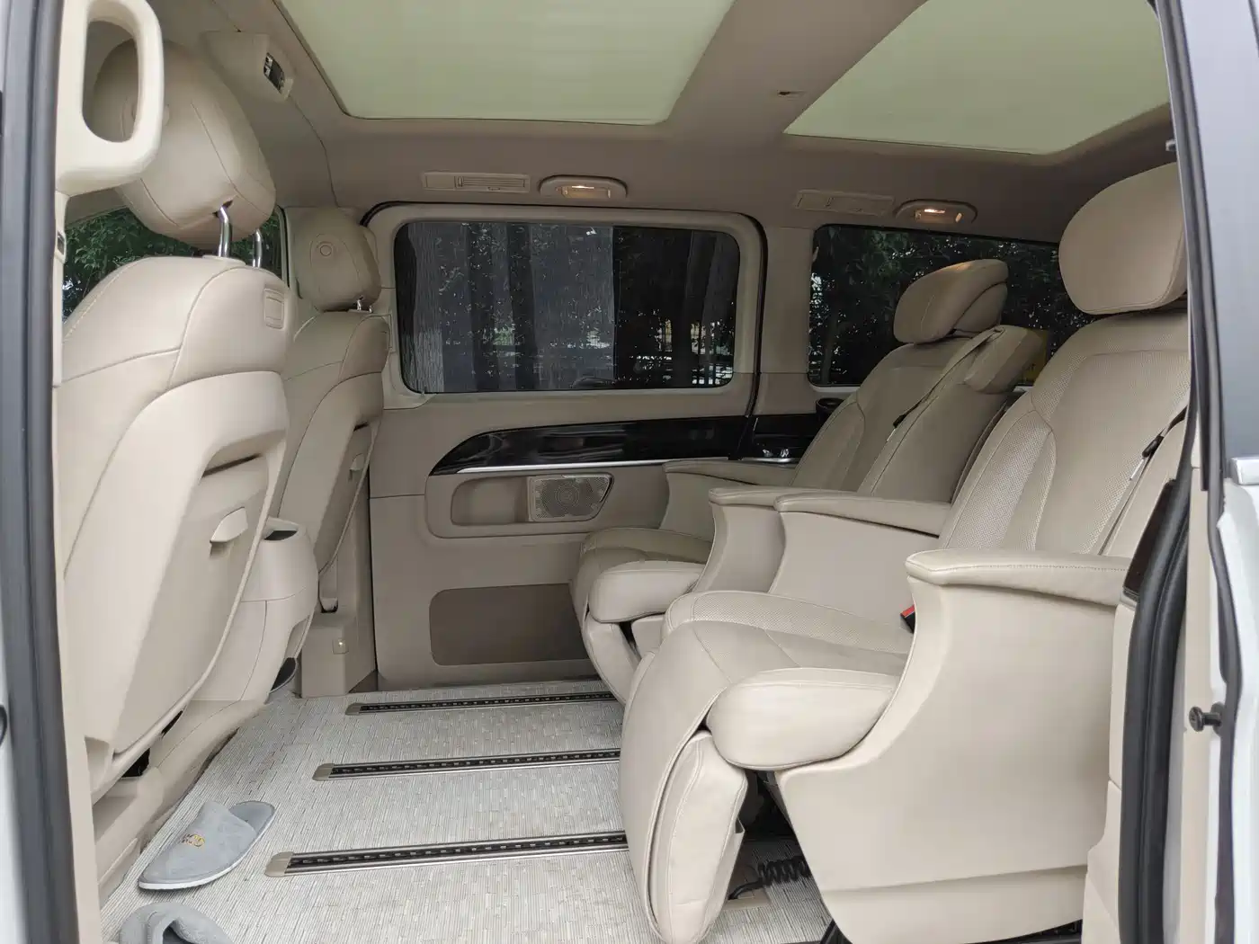 Mercedes-Benz V-Class 2016 V 260 L Premium Long фото 6